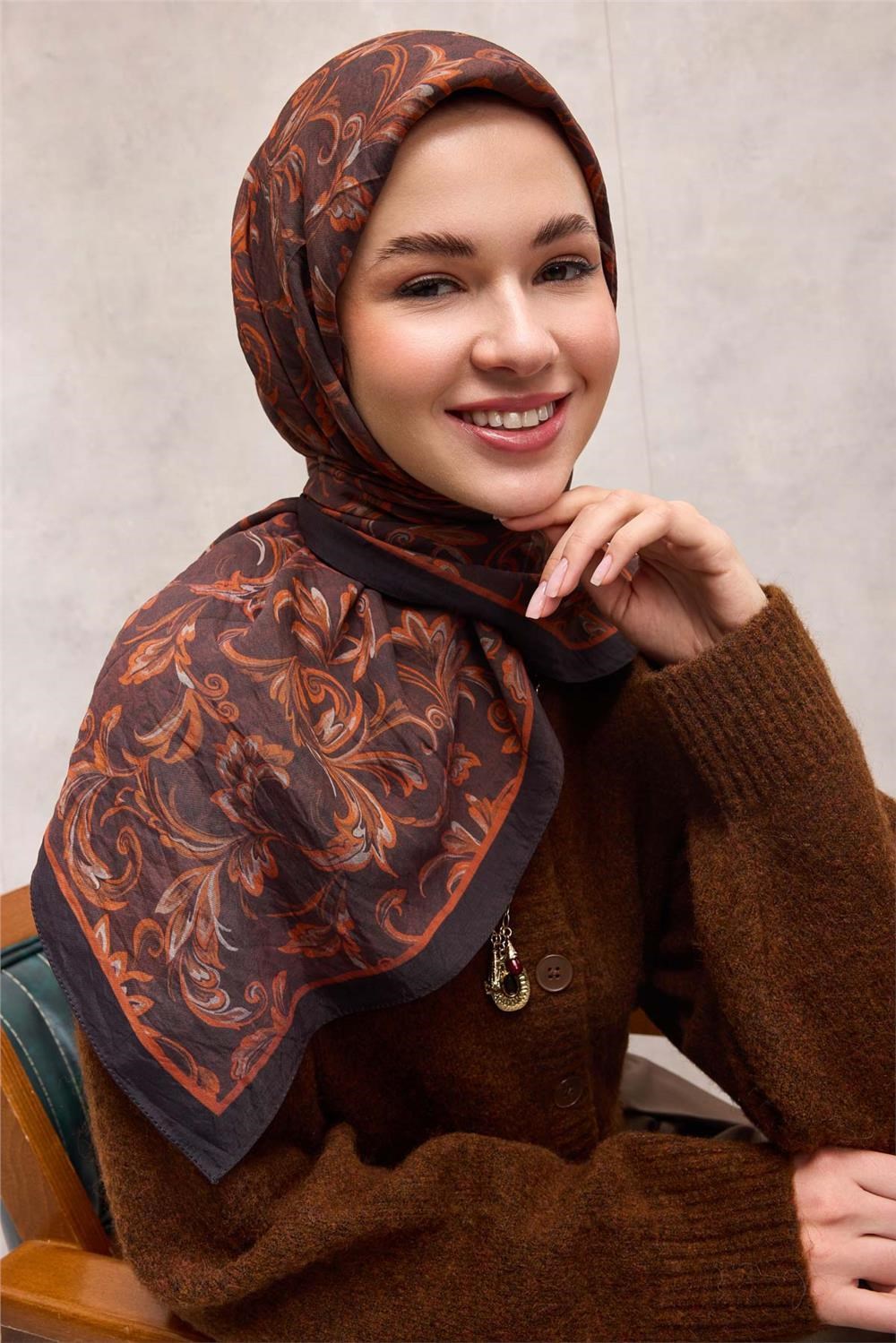Viskon Velora Eşarp Koyu Kahverengi Tonlu Barok Floral Desenli Tok Duruşlu 90x90