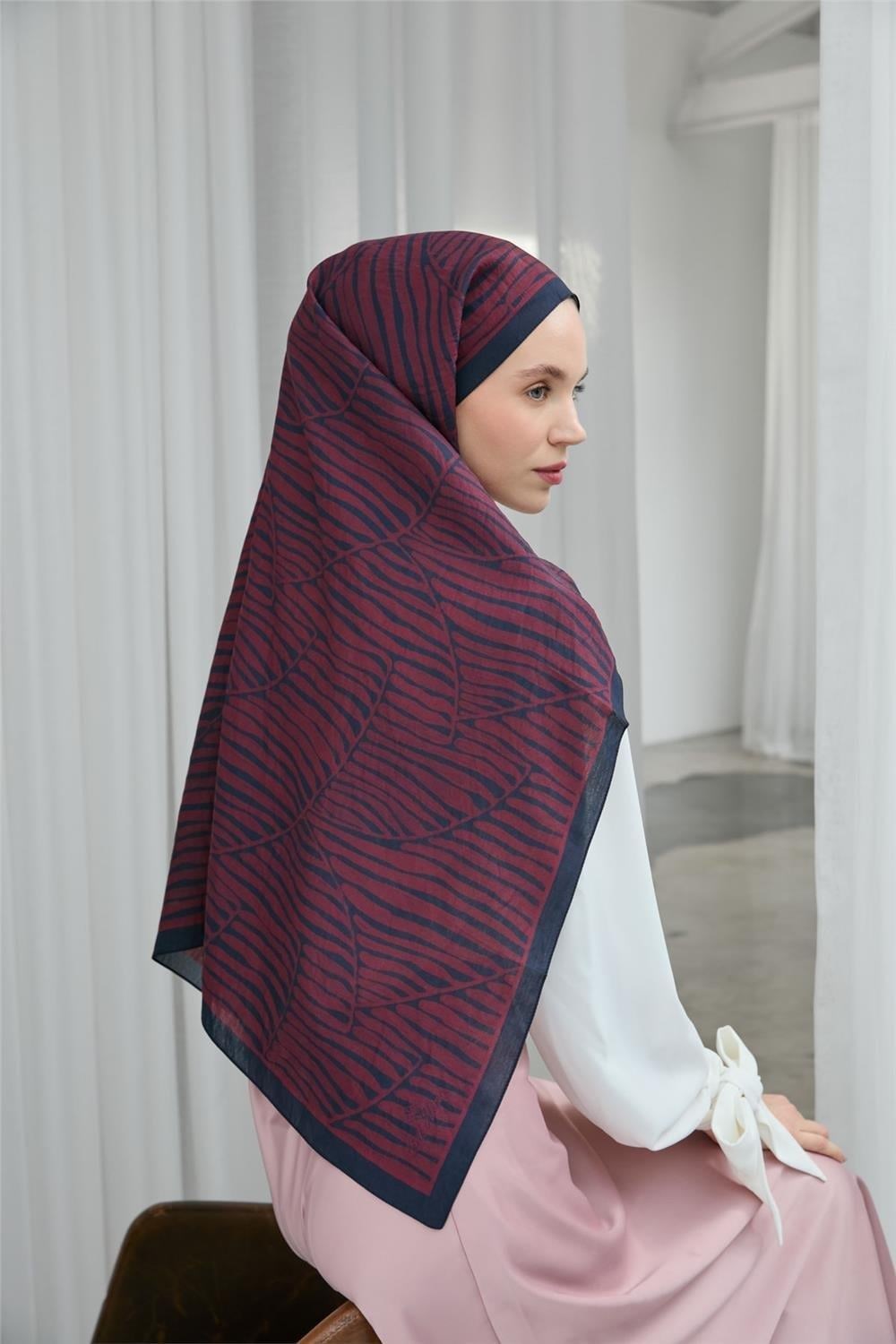 Viskon Velora Eşarp Koyu Lacivert Bordo Çizgili Hafif Dökümlü 90x90