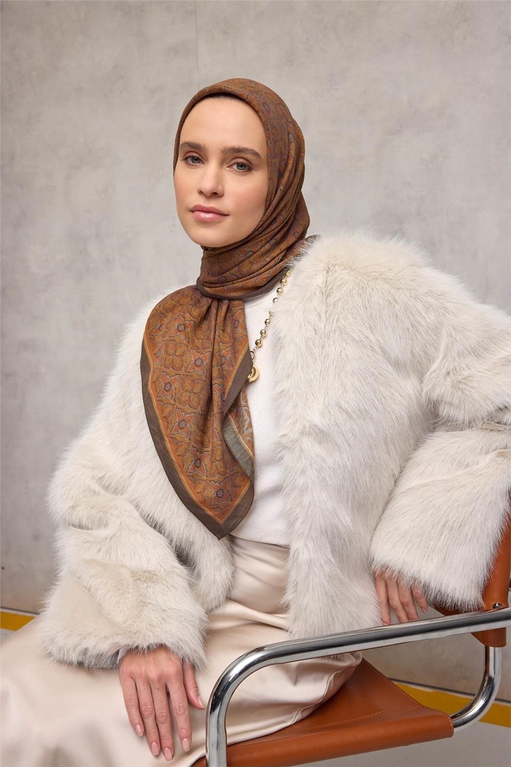 Viskon Velora Eşarp Safran Yonca Desenli Tok Duruşlu 90x90