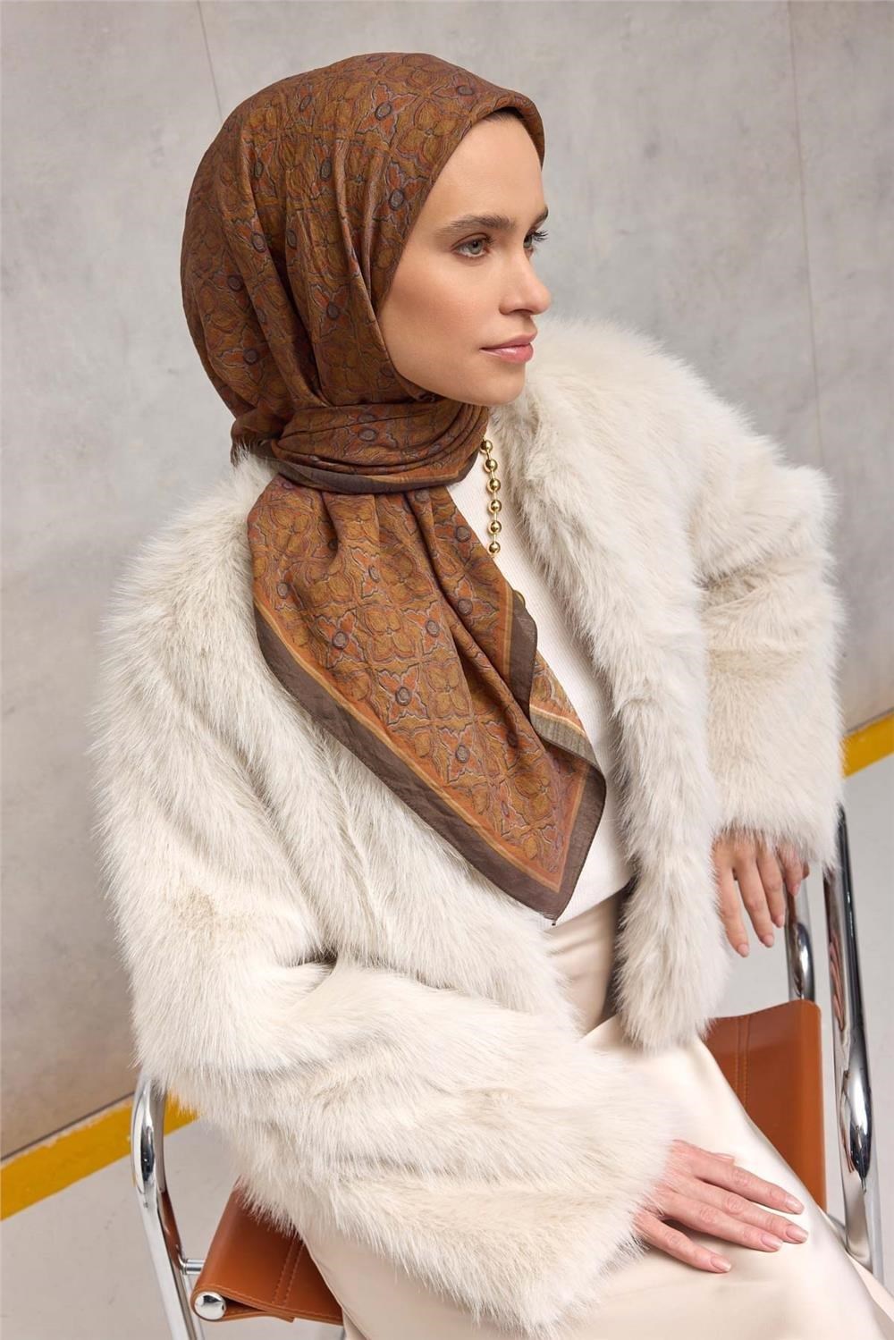 Viskon Velora Eşarp Safran Yonca Desenli Tok Duruşlu 90x90
