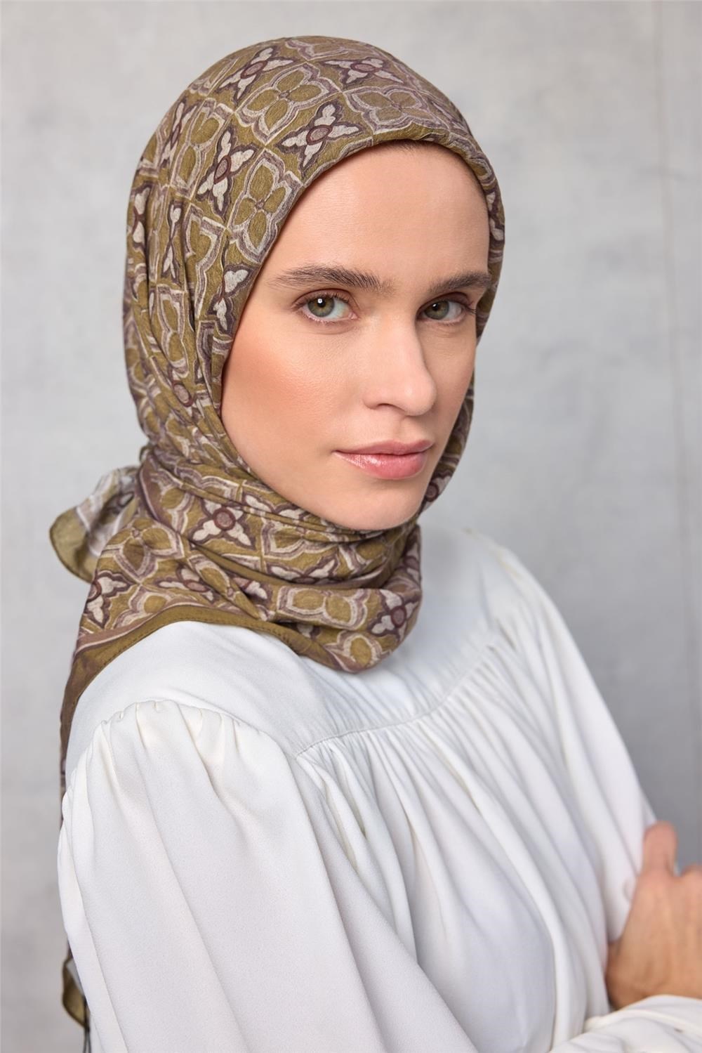 Viskon Velora Eşarp Yonca Desenli Zeytin Yeşili Tok Duruşlu 90x90