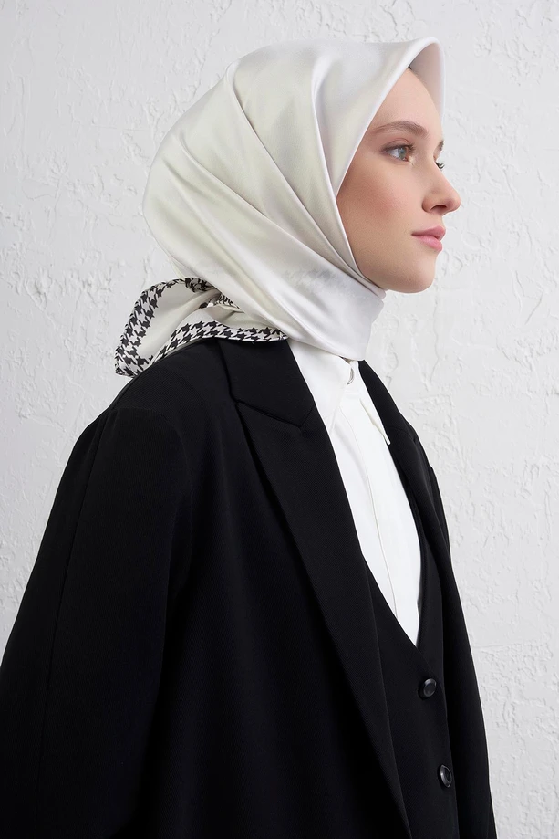 Armine Sura İpek Eşarp 9443-03