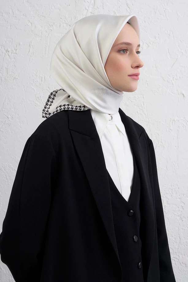 Armine Sura İpek Eşarp 9443-03