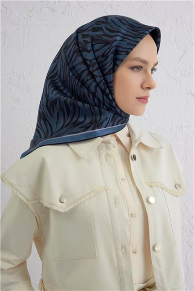 Armine Klasik Desenli Saf İpek Twill Eşarp 9435D 34