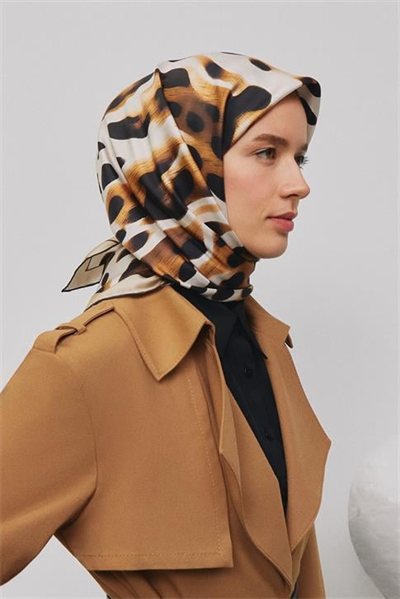 Armine Leopar Desenli Saf İpek Sura Eşarp 9320D 34
