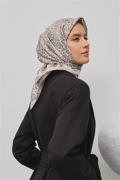Armine Leopar Desenli Saf İpek Twill Eşarp 9352D 05