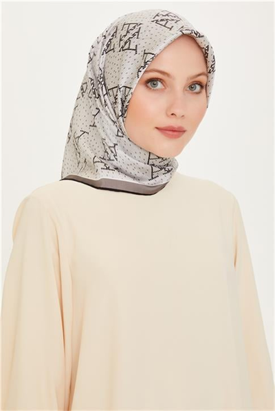 Armine Monogram Desenli Sura Saf İpek Eşarp 9228D 55