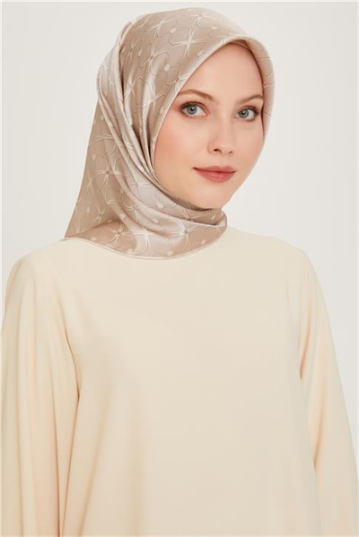 Armine Monogram Desenli Sura Saf İpek Eşarp 9207D 01 01