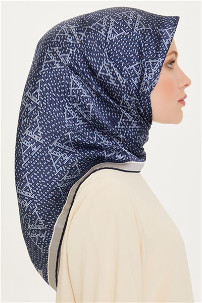 Armine Monogram Desenli Sura Saf İpek Eşarp 9228D 82