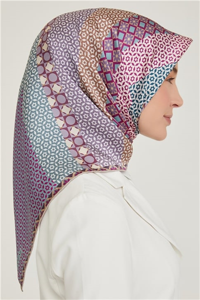 Armine Sura İpek Eşarp 21KA8669 02