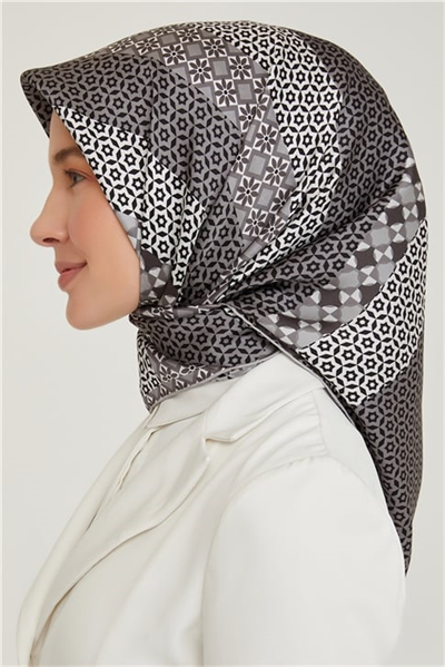 Armine Sura İpek Eşarp 21KA8669 06