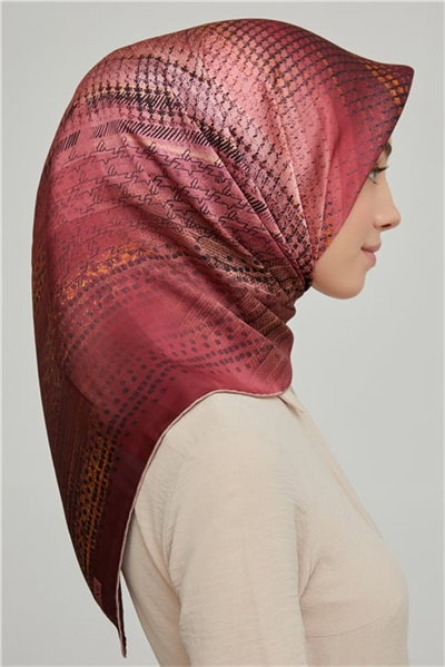 Armine Sura İpek Eşarp 21Ka8602 05