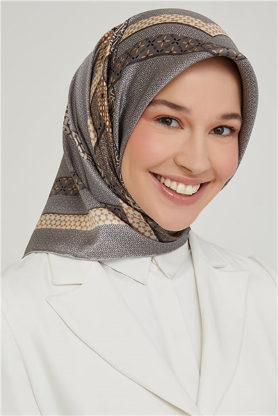 Armine Sura İpek Eşarp 21Ka8603 04