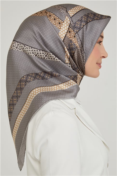 Armine Sura İpek Eşarp 21Ka8603 04