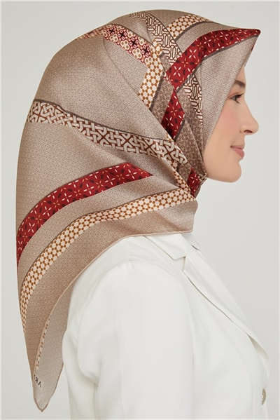 Armine Sura İpek Eşarp 21Ka8603 08
