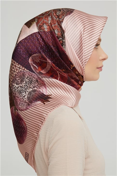 Armine Sura İpek Eşarp 21Ka8605 04