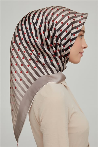 Armine Sura İpek Eşarp 21Ka8606 02
