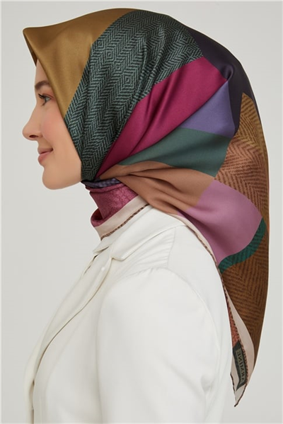 Armine Sura İpek Eşarp 21Ka8610 02