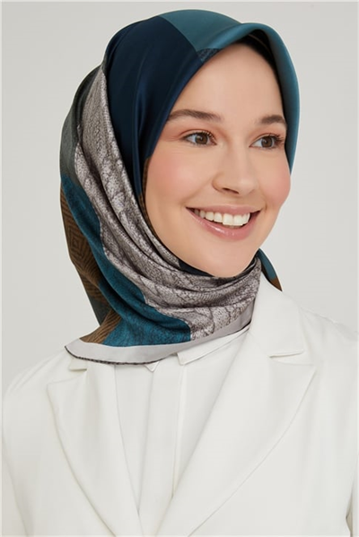 Armine Sura İpek Eşarp 21Ka8610 07