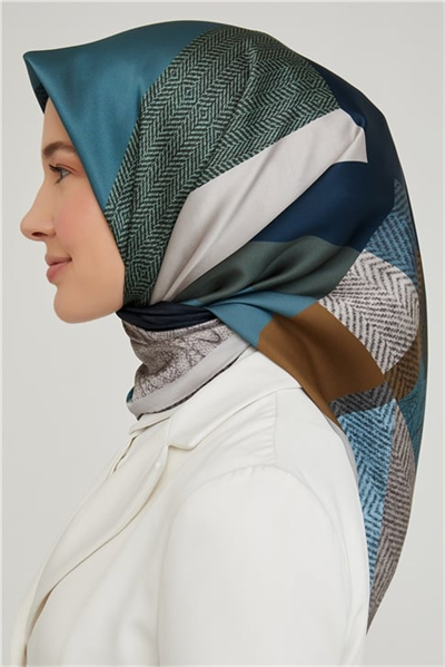 Armine Sura İpek Eşarp 21Ka8610 07