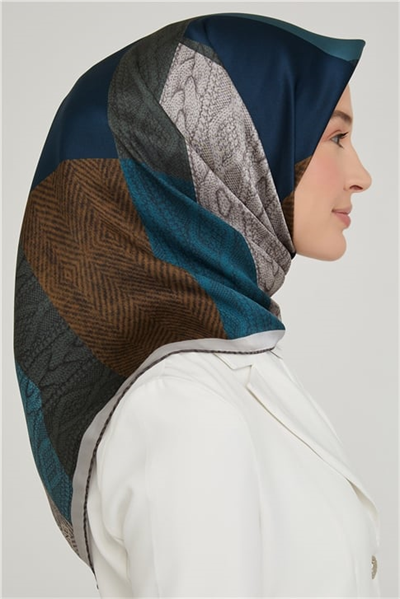 Armine Sura İpek Eşarp 21Ka8610 07