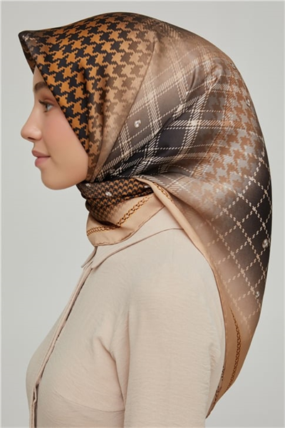 Armine Sura İpek Eşarp 21Ka8612 05