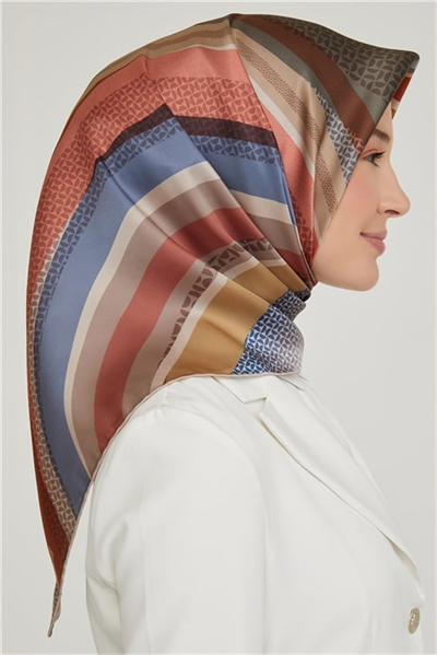 Armine Sura İpek Eşarp 21Ka8613 01