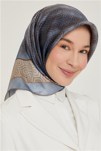 Armine Sura İpek Eşarp 21Ka8614 02