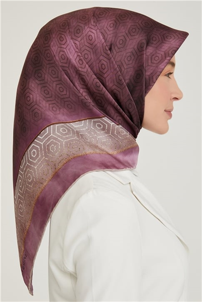 Armine Sura İpek Eşarp 21Ka8614 04
