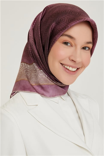 Armine Sura İpek Eşarp 21Ka8614 04