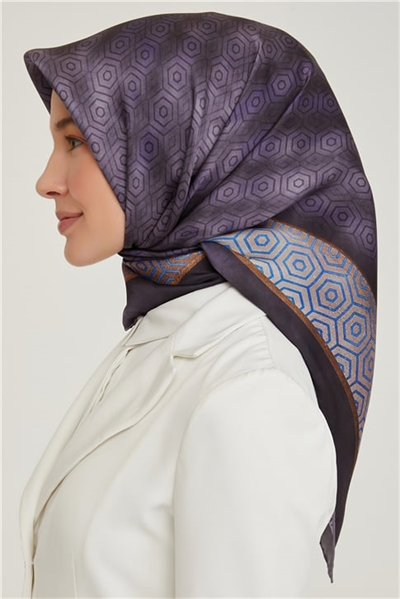 Armine Sura İpek Eşarp 21Ka8614 05