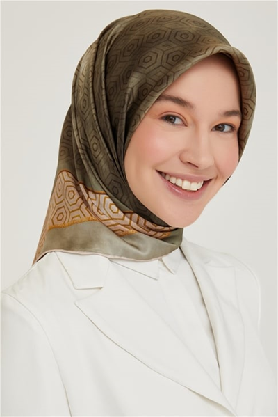 Armine Sura İpek Eşarp 21Ka8614 07