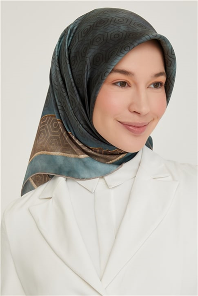 Armine Sura İpek Eşarp 21Ka8614 09