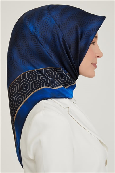 Armine Sura İpek Eşarp 21Ka8614 42