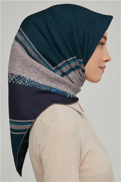 Armine Sura İpek Eşarp 21Ka8619 06