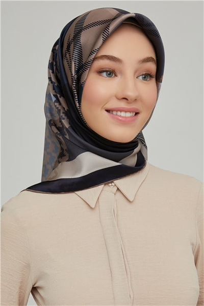 Armine Sura İpek Eşarp 21Ka8620 01