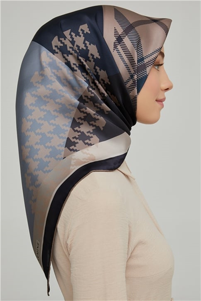Armine Sura İpek Eşarp 21Ka8620 01