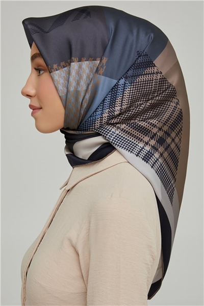 Armine Sura İpek Eşarp 21Ka8620 01
