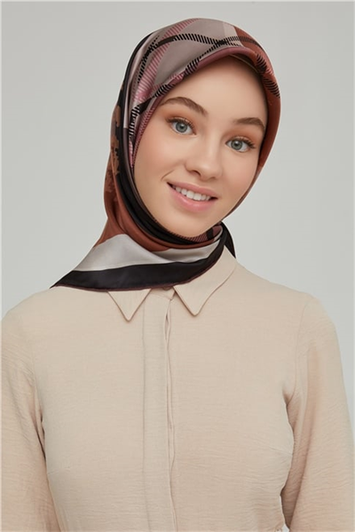 Armine Sura İpek Eşarp 21Ka8620 02
