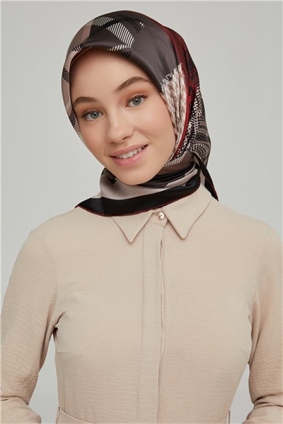 Armine Sura İpek Eşarp 21Ka8620 04
