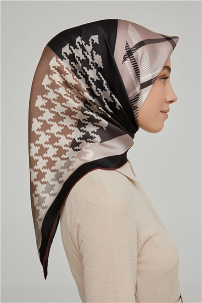 Armine Sura İpek Eşarp 21Ka8620 04