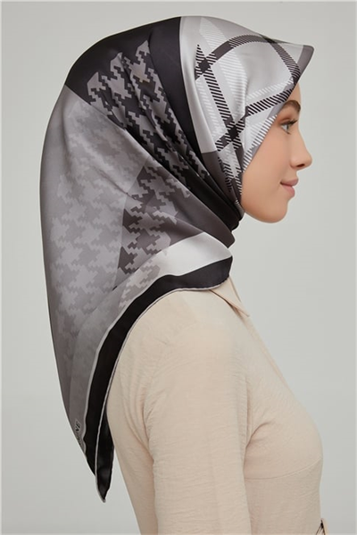 Armine Sura İpek Eşarp 21Ka8620 05