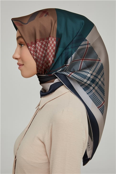 Armine Sura İpek Eşarp 21Ka8620 07