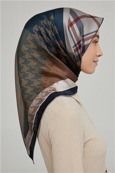 Armine Sura İpek Eşarp 21Ka8620 07