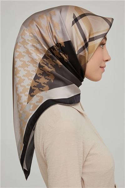 Armine Sura İpek Eşarp 21Ka8620 08