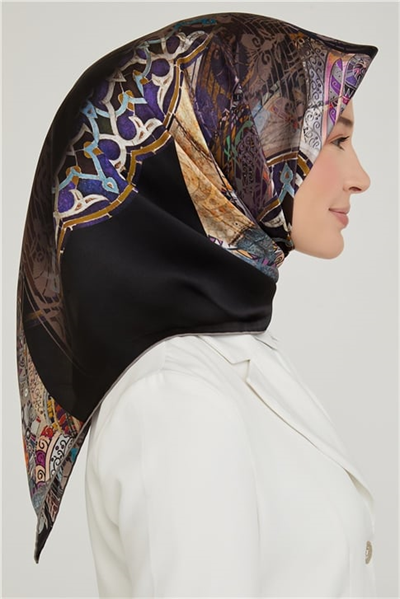 Armine Sura İpek Eşarp 21Ka8622 04