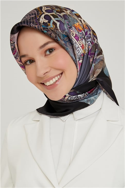 Armine Sura İpek Eşarp 21Ka8622 04