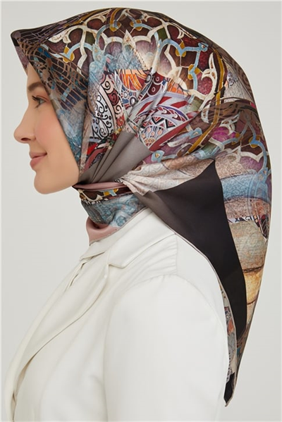 Armine Sura İpek Eşarp 21Ka8622 05
