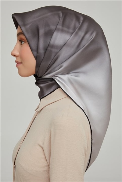 Armine Sura İpek Eşarp 21Ka8624 07