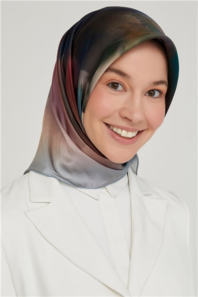 Armine Sura İpek Eşarp 21Ka8627 04